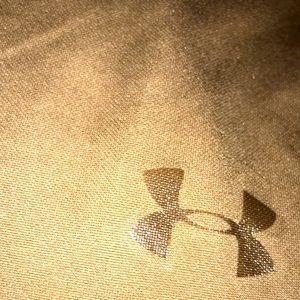 EUC. Under Armour Dri Fit L/S Shirt. Brown. Large